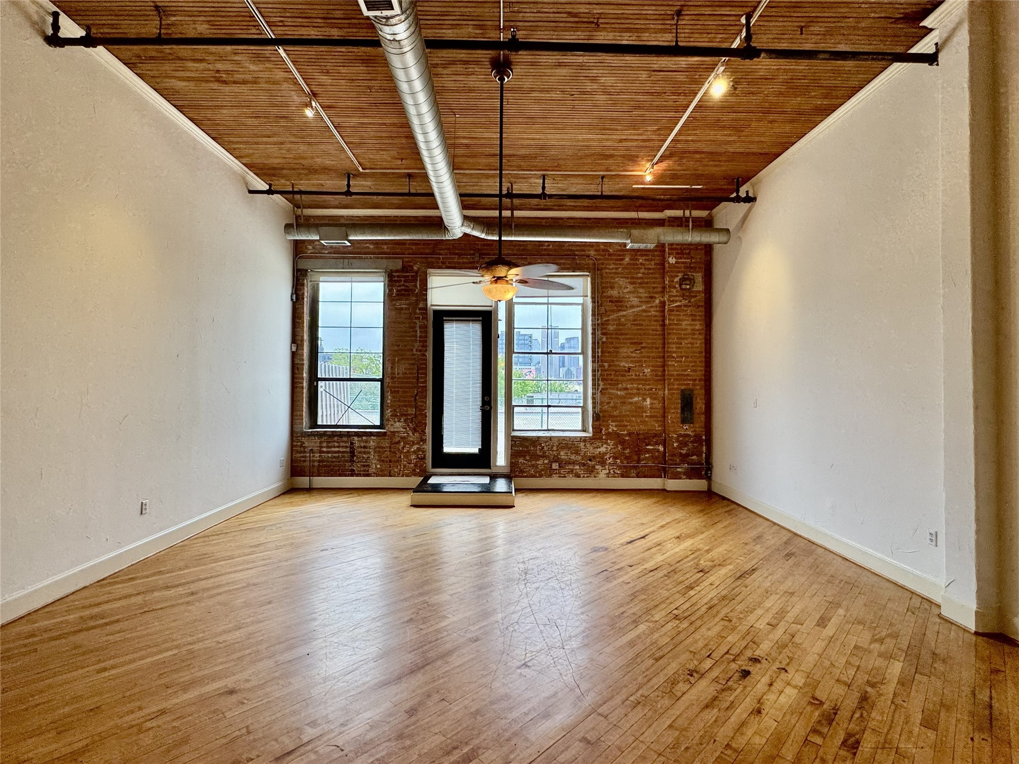 3026 Commerce Dallas TX 75226