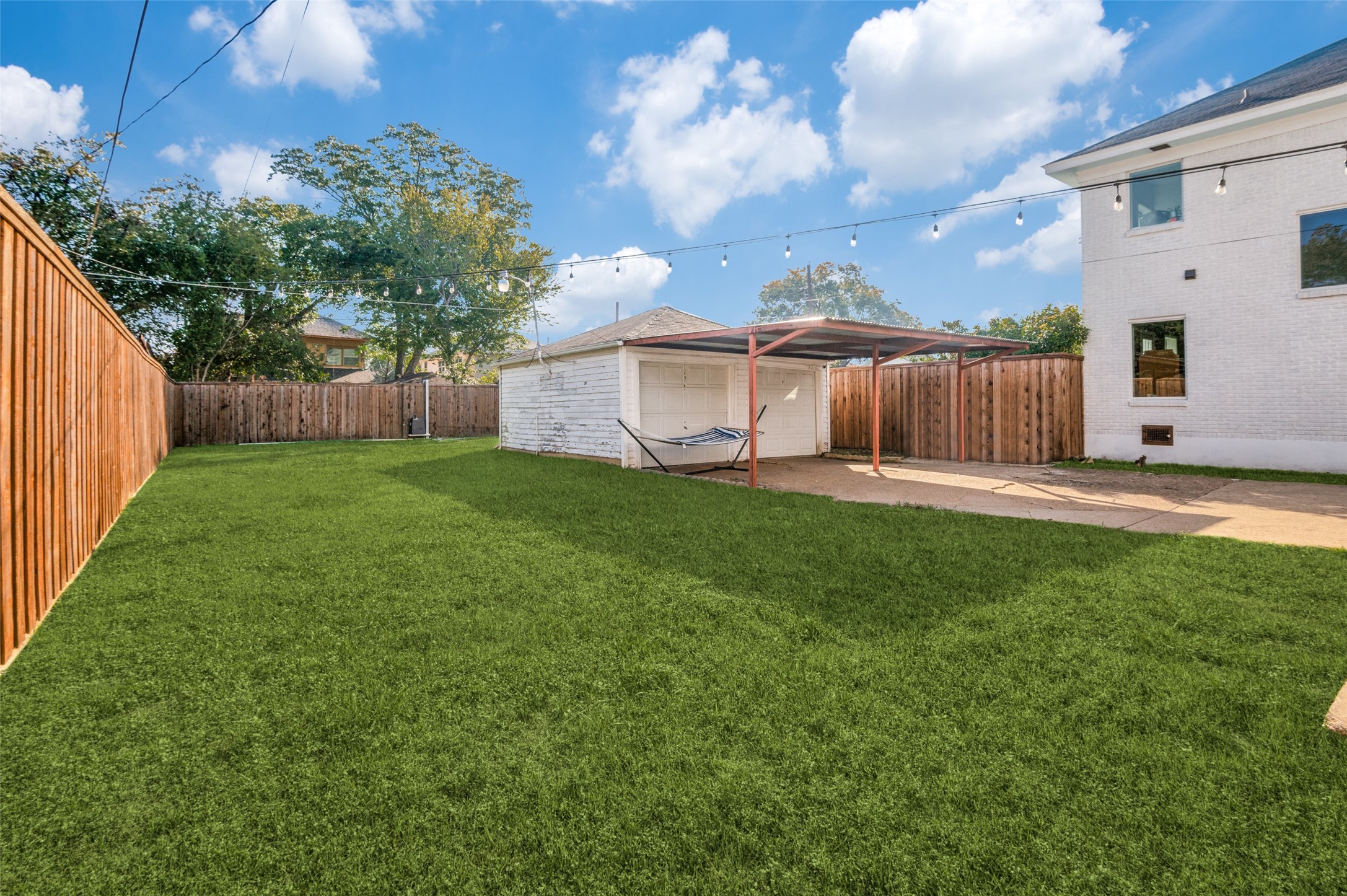 706 Cedar Hill Avenue Dallas TX 75208