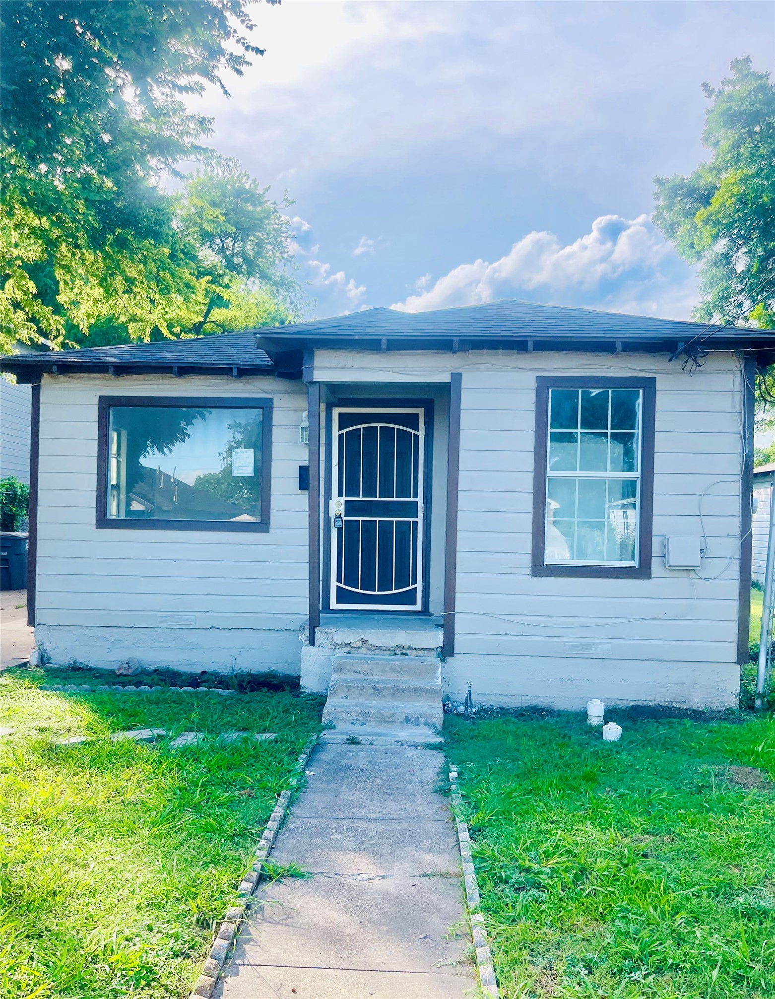 3529 Herrling Street Dallas TX 75210