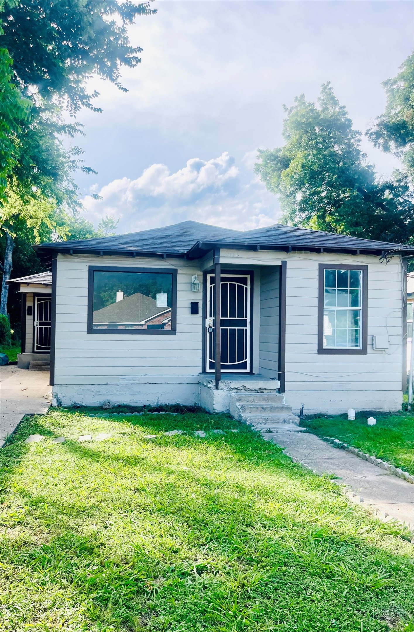 3529 Herrling Street Dallas TX 75210
