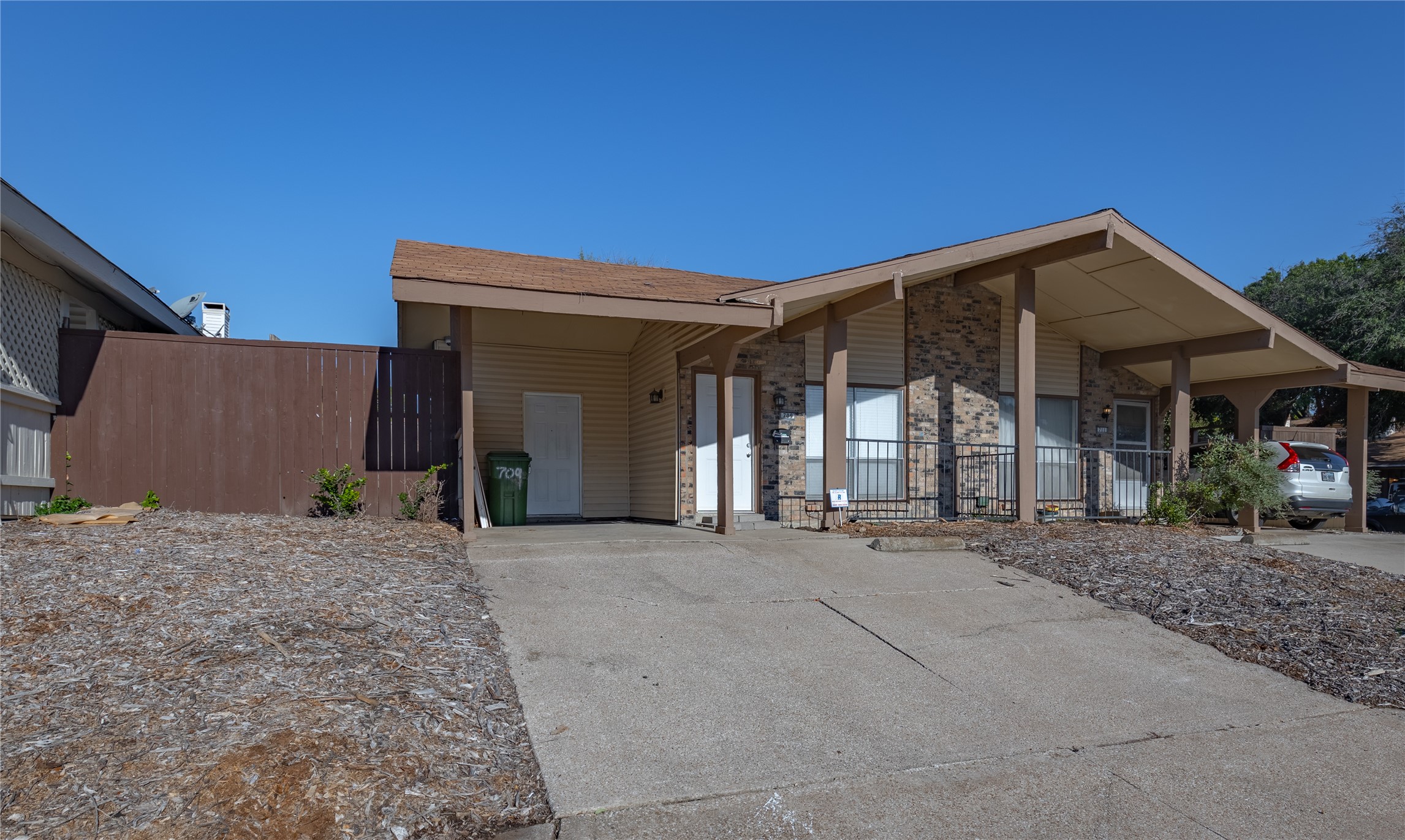 709 Arrowhead Circle Garland TX 75043