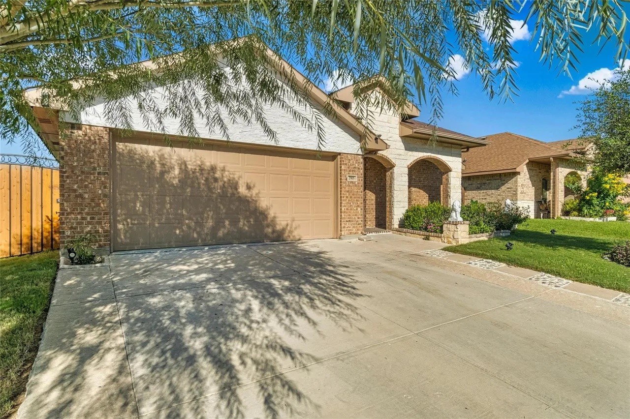 2905 Pacifico Way Fort Worth TX 76111