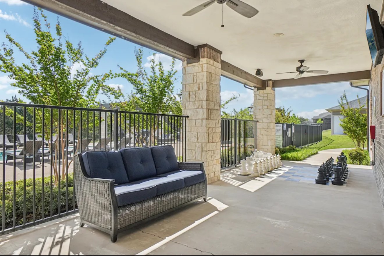 8200 Clarksprings Drive Dallas TX 75236