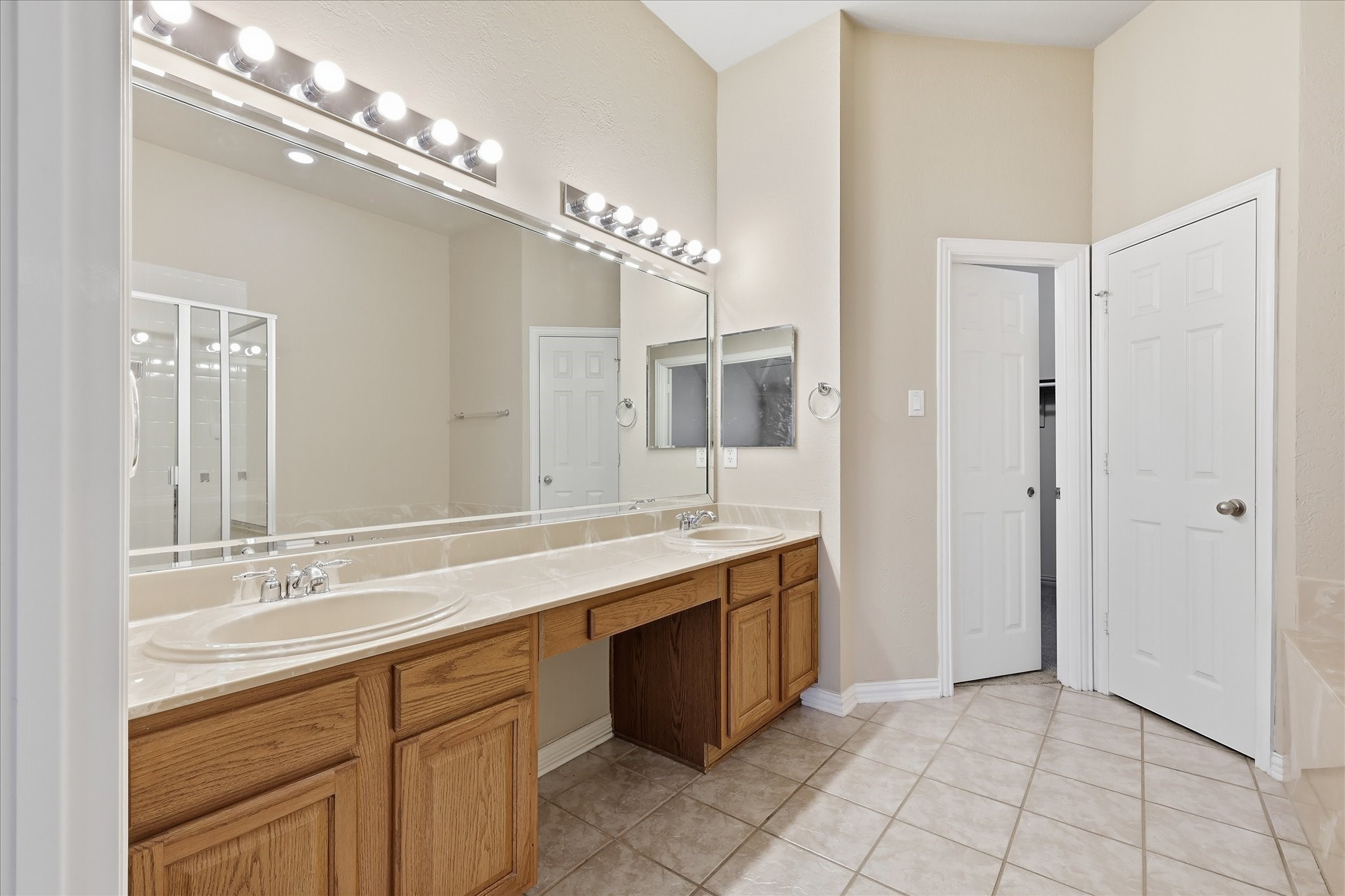 1725 Brookview Drive Carrollton TX 75007