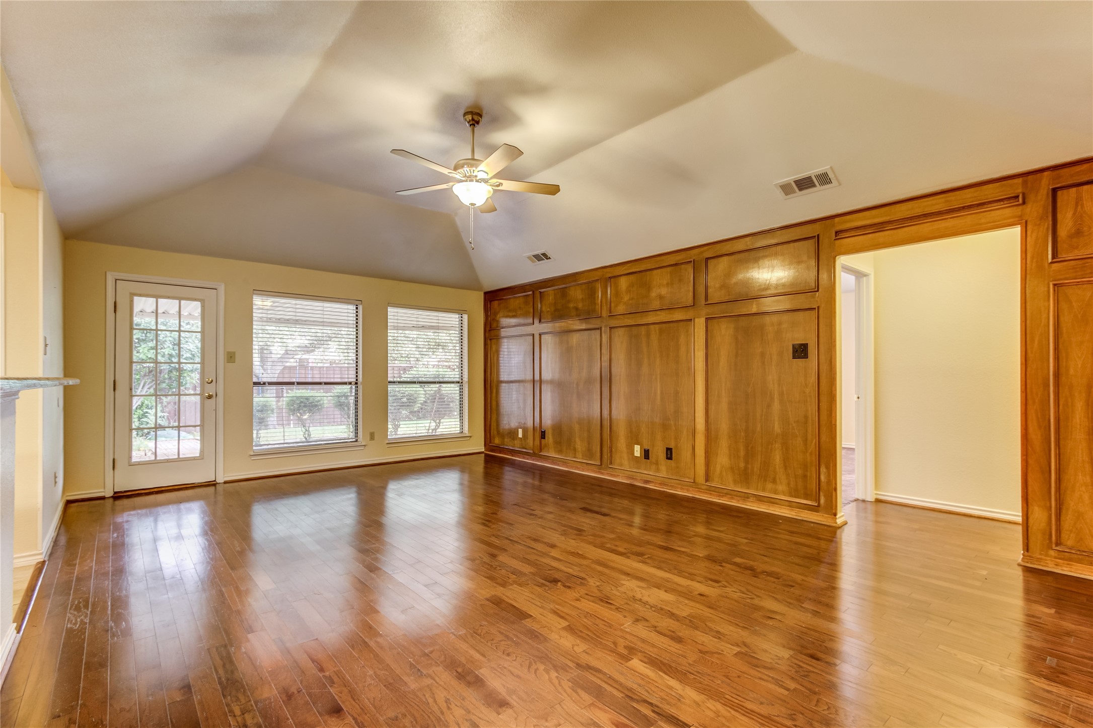 1513 Mission Ridge Trail Carrollton TX 75007