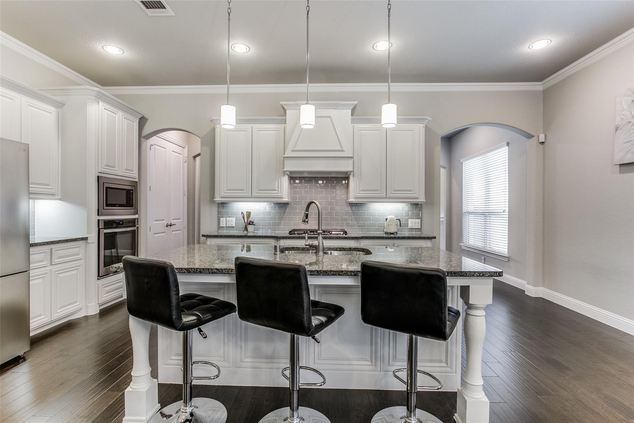 3901 Bentley Drive Bedford TX 76021