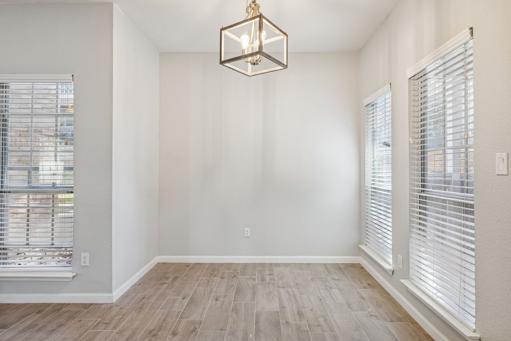 8600 Coppertowne Lane Dallas TX 75243