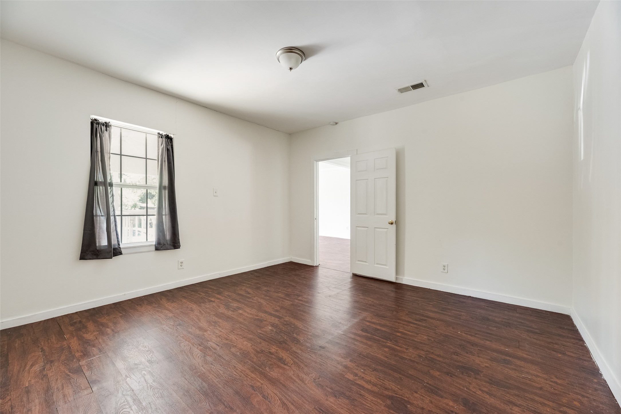 1327 E Baltimore Avenue Fort Worth TX 76104