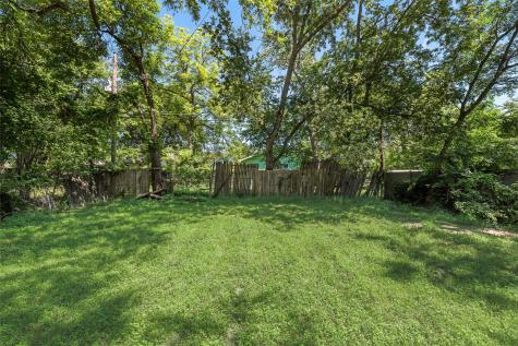1327 E Baltimore Avenue Fort Worth TX 76104