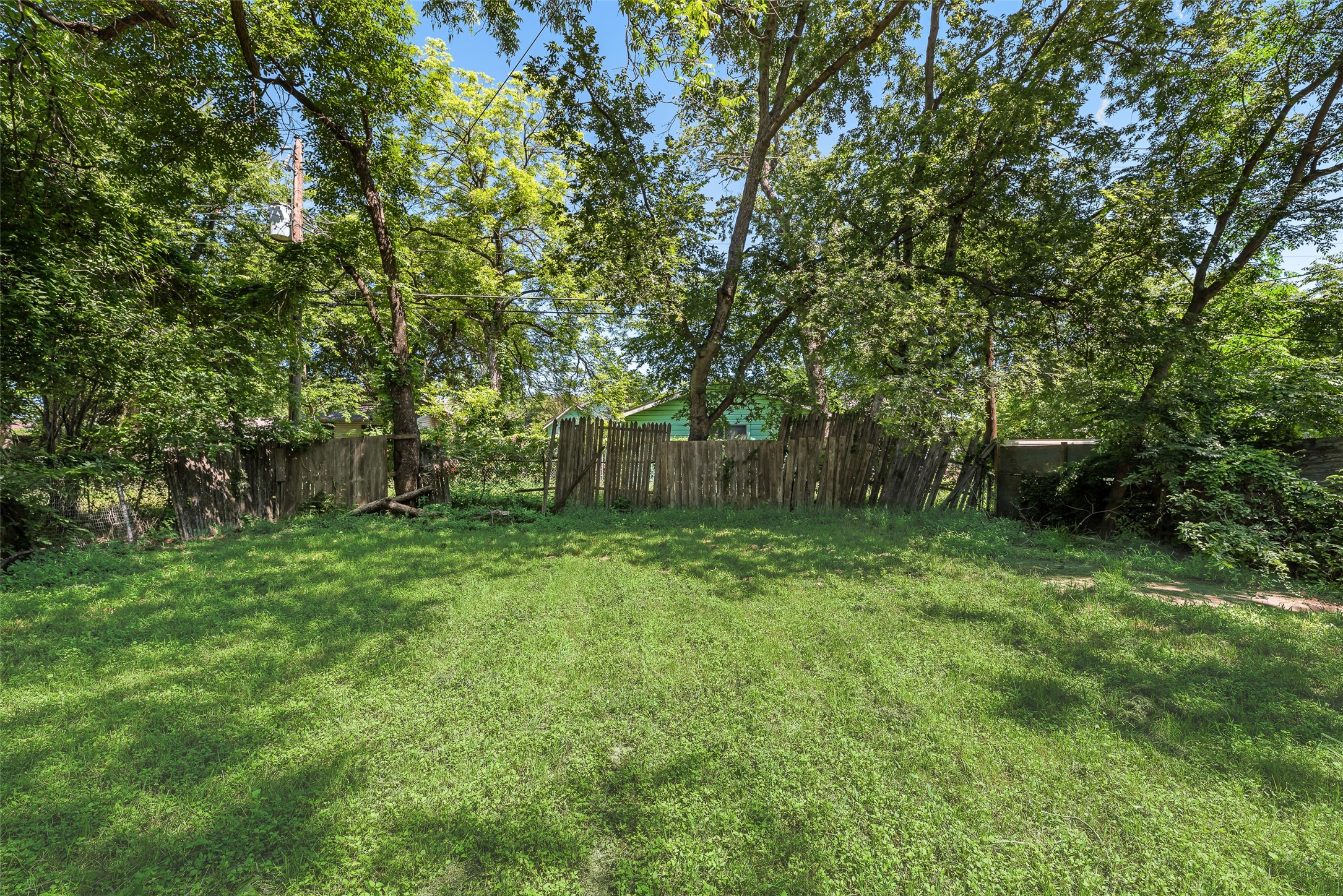 1327 E Baltimore Avenue Fort Worth TX 76104