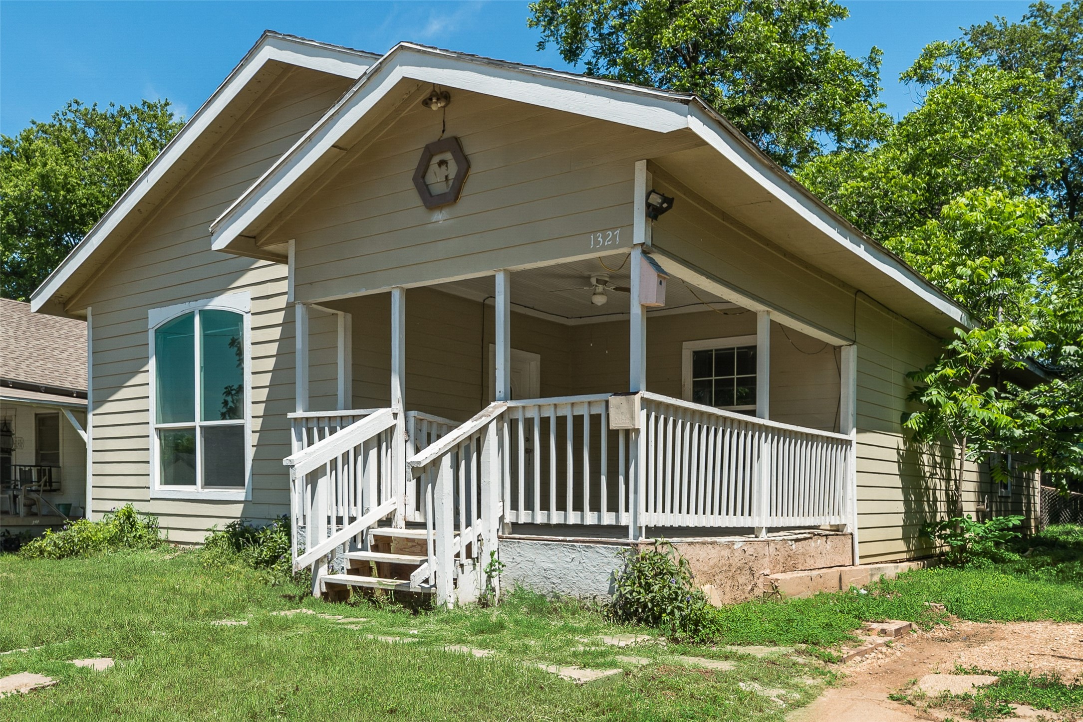 1327 E Baltimore Avenue Fort Worth TX 76104