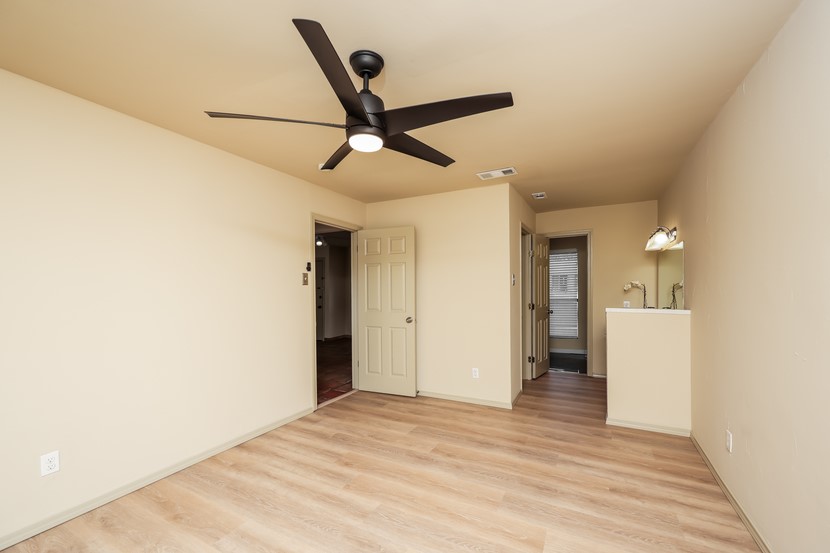 813 Hudson Drive Garland TX 75043
