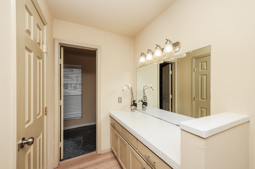 813 Hudson Drive Garland TX 75043