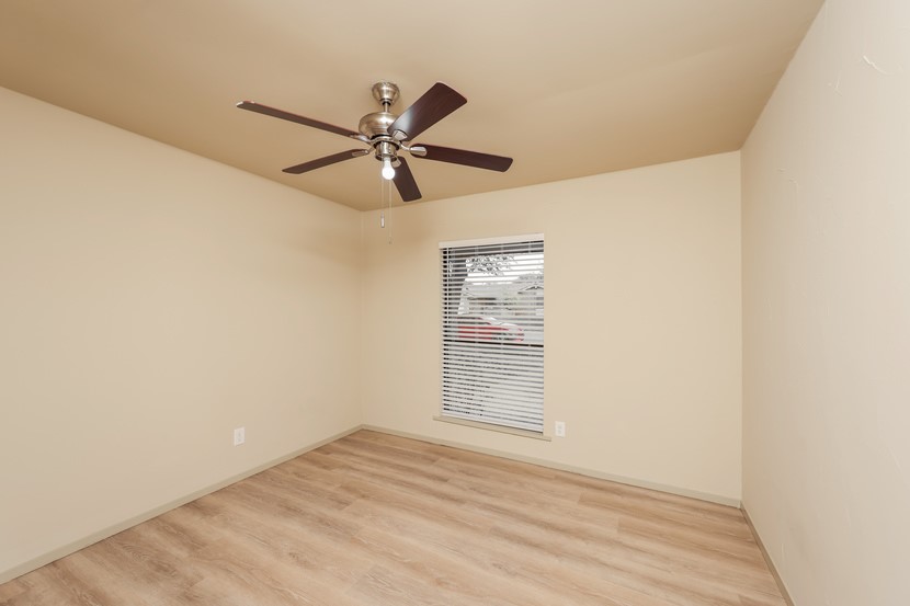 813 Hudson Drive Garland TX 75043