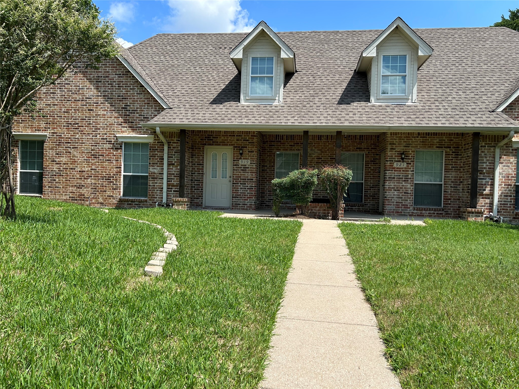 921 Cedar Ridge Drive Desoto TX 75115
