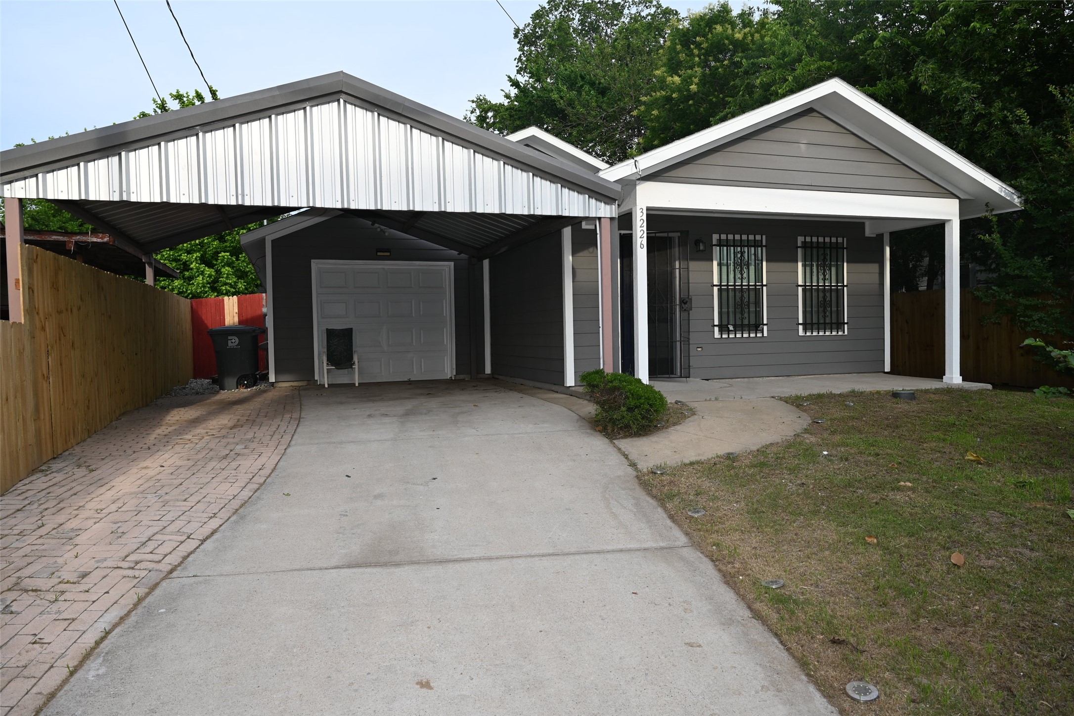 3226 Navaro Street Dallas TX 75212