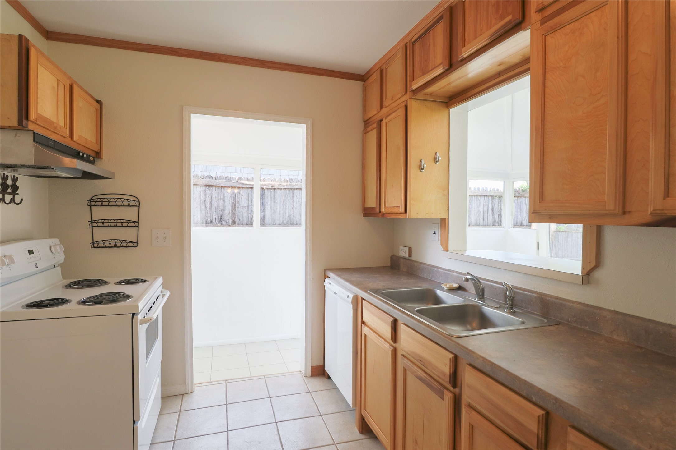 704 N Bailey Avenue Fort Worth TX 76107