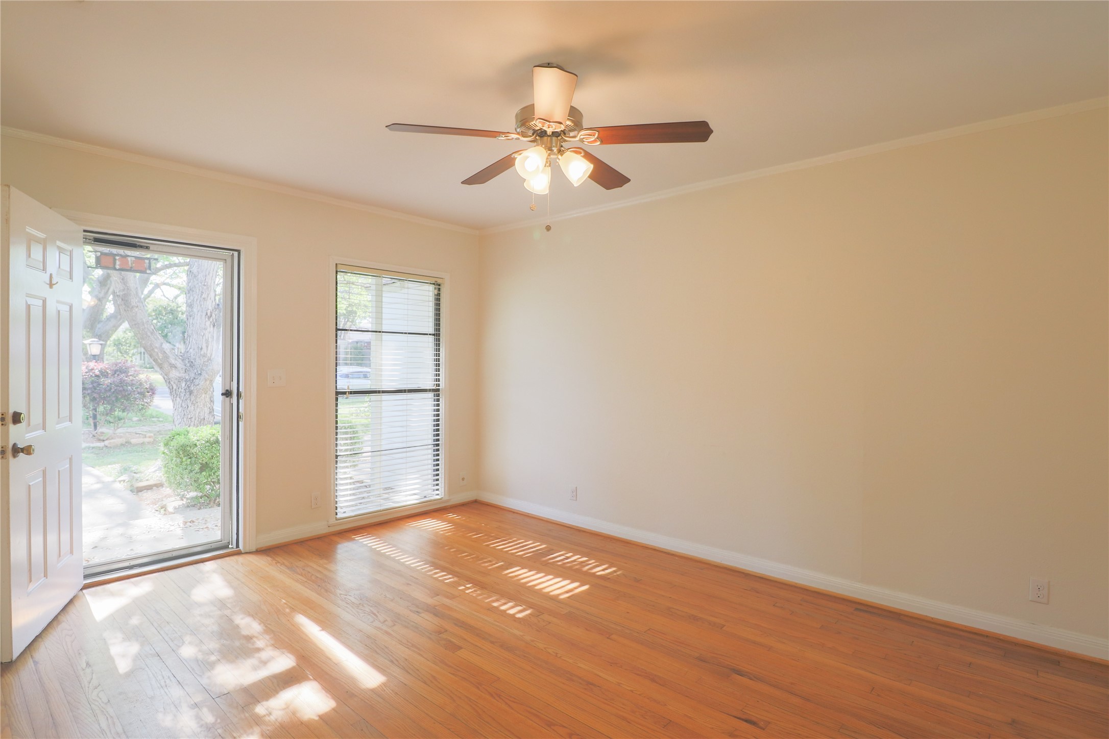 704 N Bailey Avenue Fort Worth TX 76107