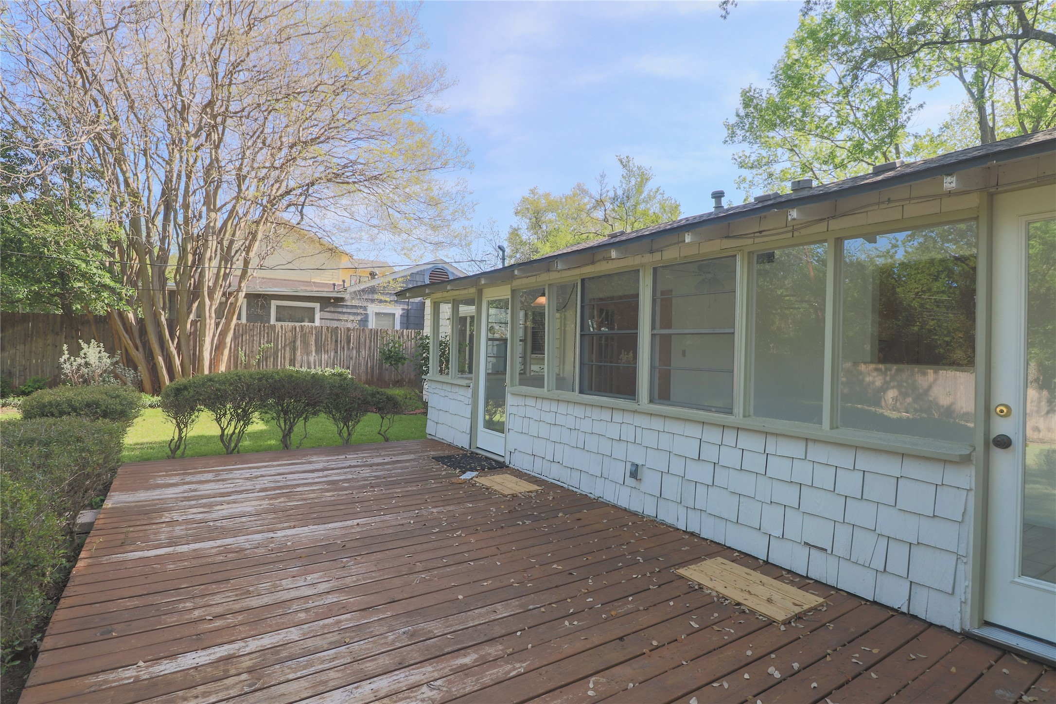 704 N Bailey Avenue Fort Worth TX 76107