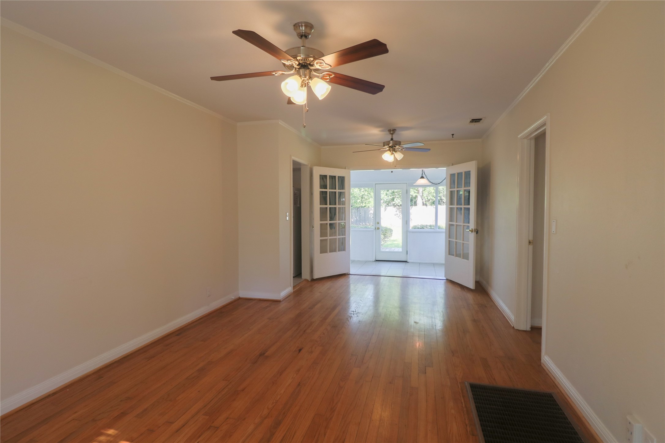 704 N Bailey Avenue Fort Worth TX 76107