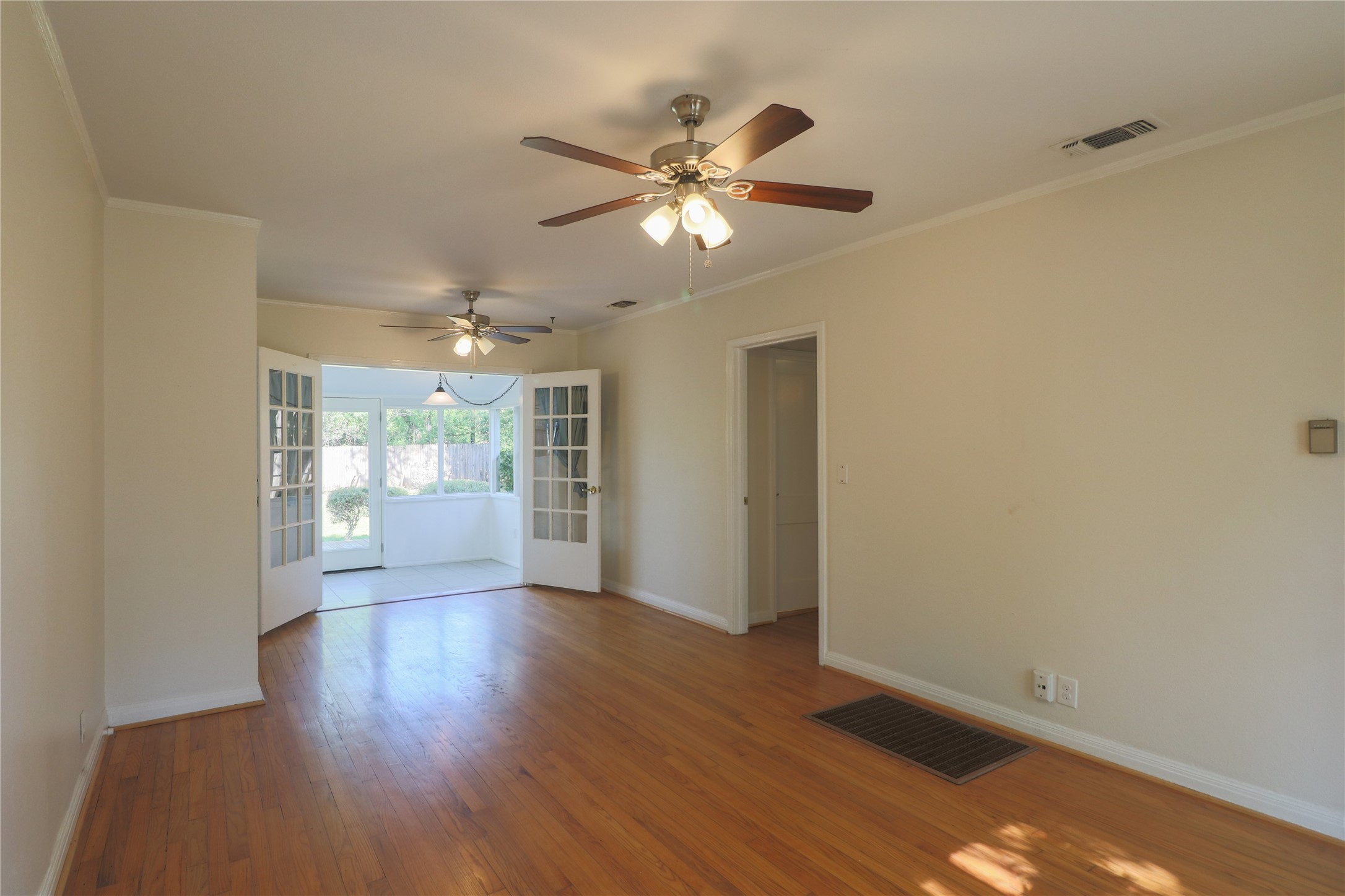 704 N Bailey Avenue Fort Worth TX 76107