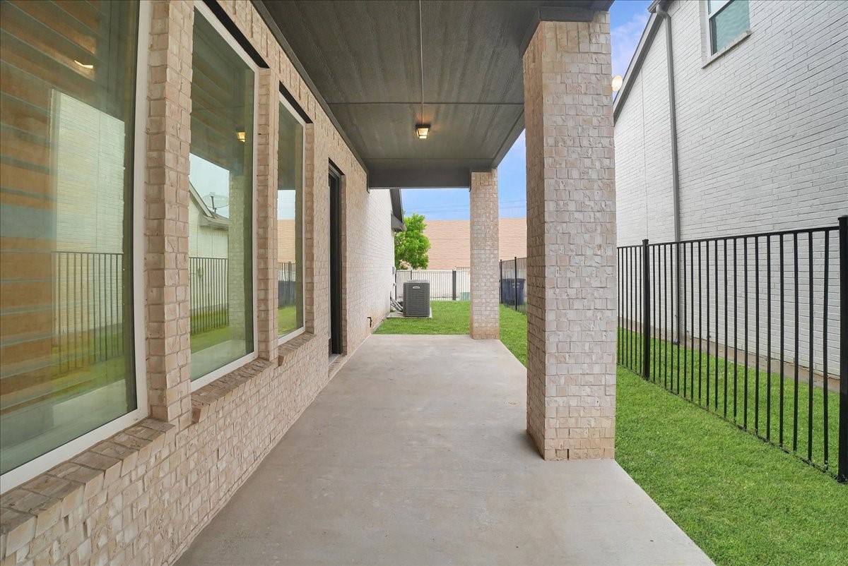 8047 Sunflower Lane Dallas TX 75252