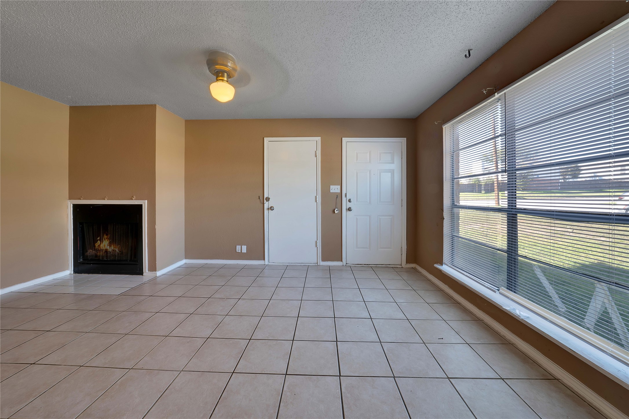 201 S Las Vegas Trail White Settlement TX 76108