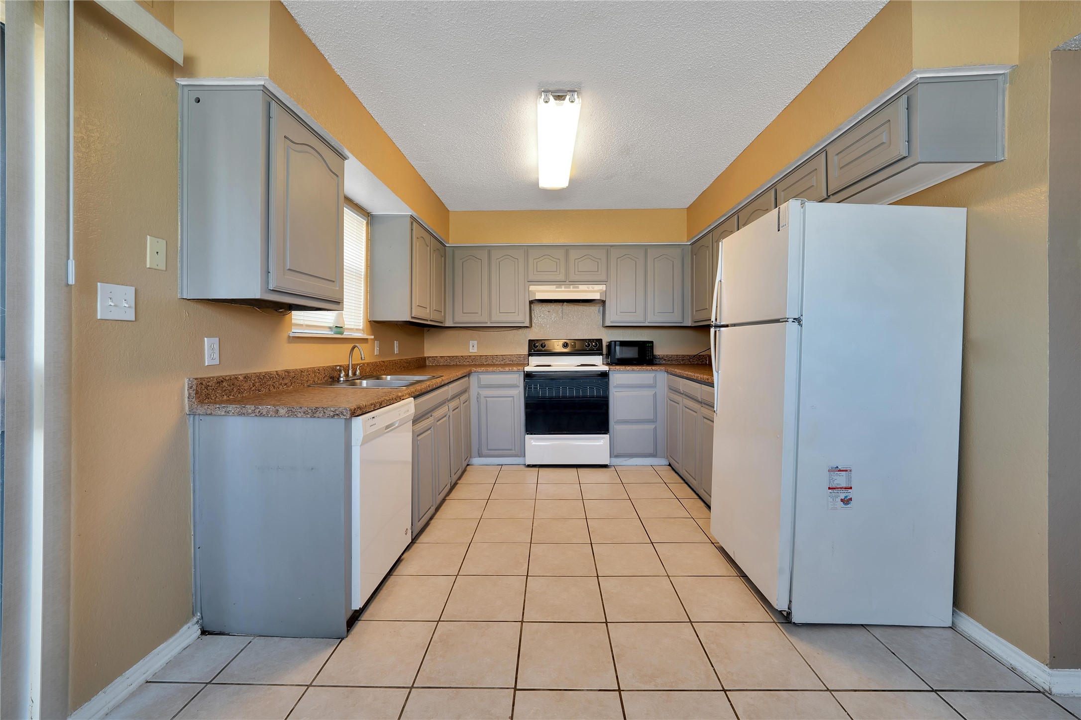 201 S Las Vegas Trail White Settlement TX 76108