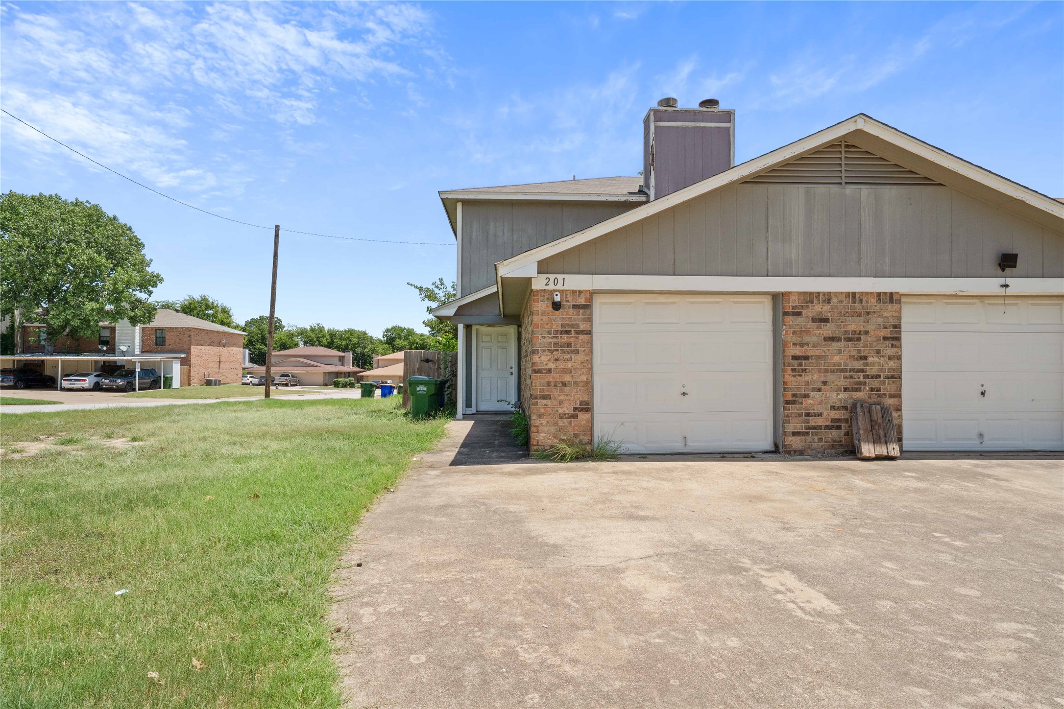 201 S Las Vegas Trail White Settlement TX 76108