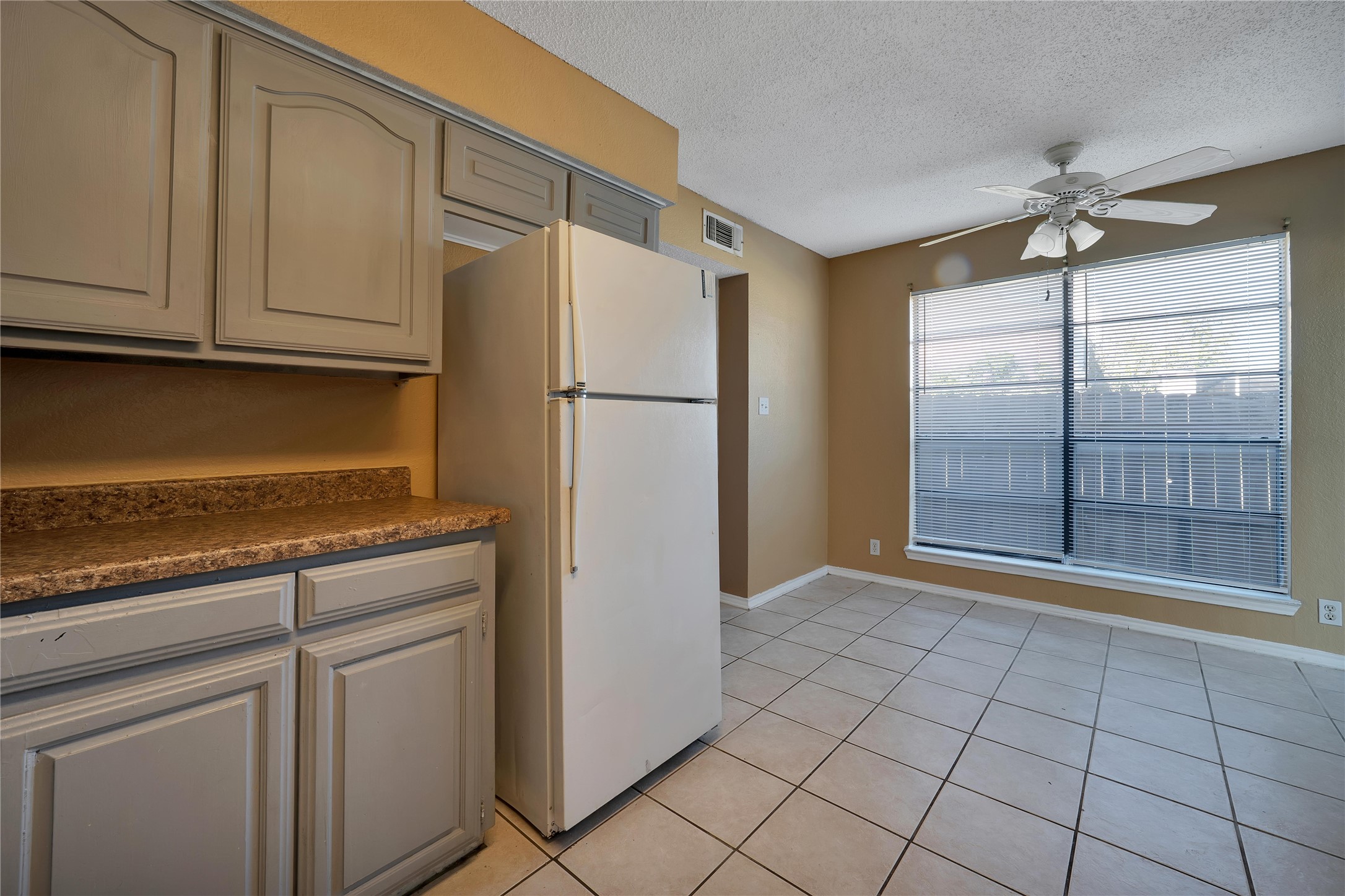 201 S Las Vegas Trail White Settlement TX 76108