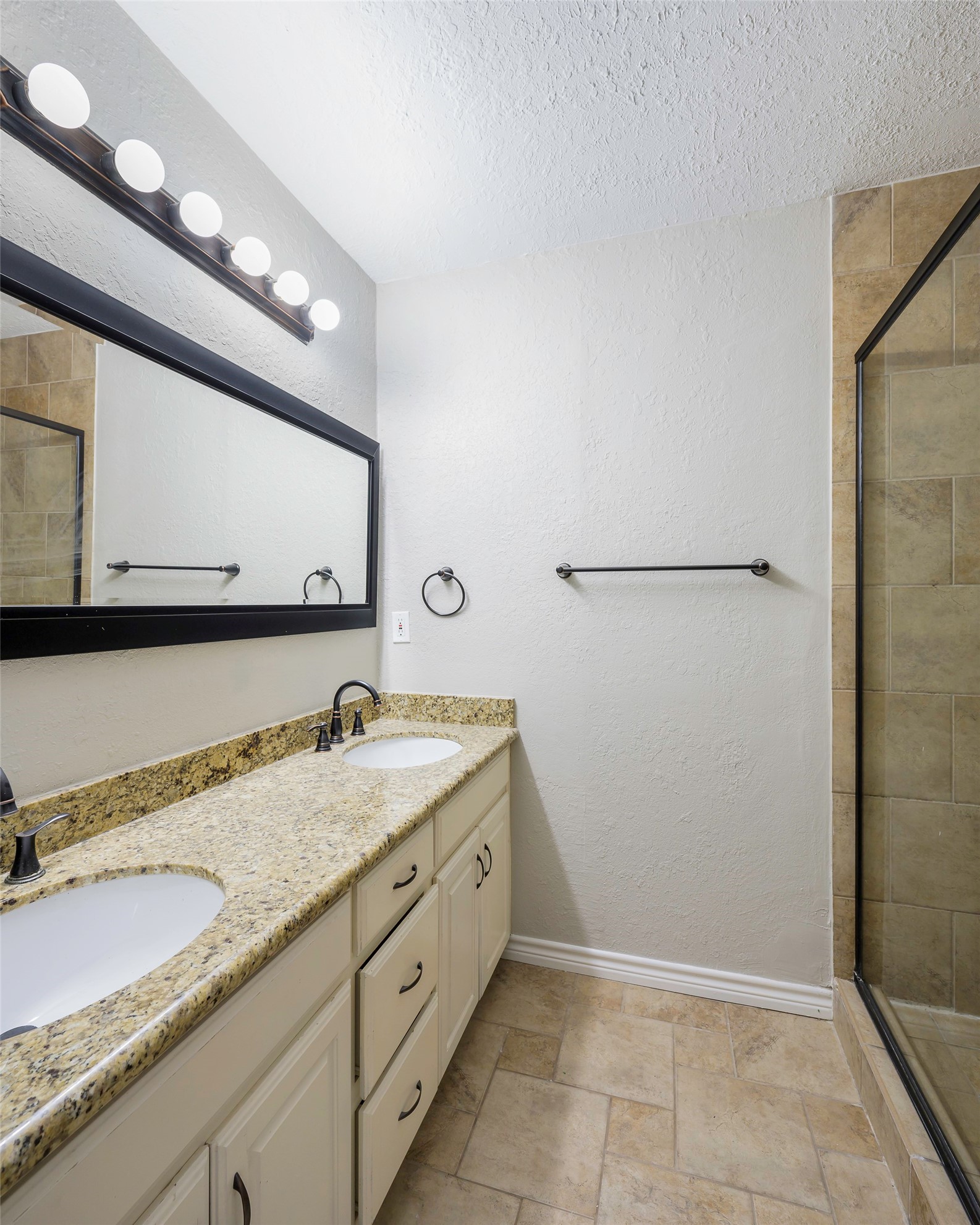 1109 Edgewood Drive Richardson TX 75081
