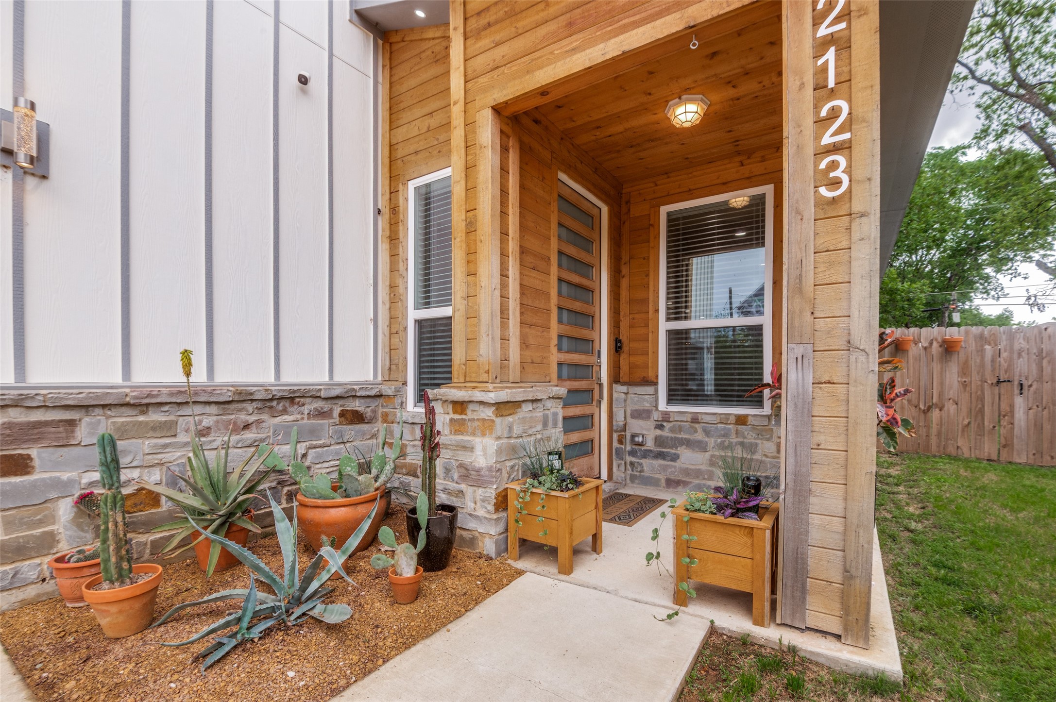2123 Ramsey Avenue Dallas TX 75216