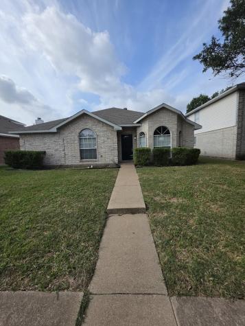 2858 Saint Thomas Lane Lancaster TX 75146