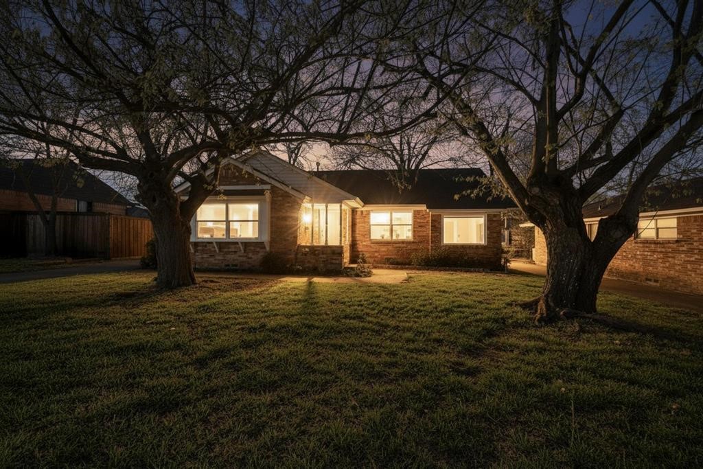 Dallas TX, 2120 Healey Drive