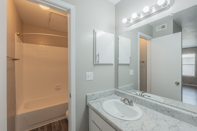 1122 Millview Drive Arlington TX 76012