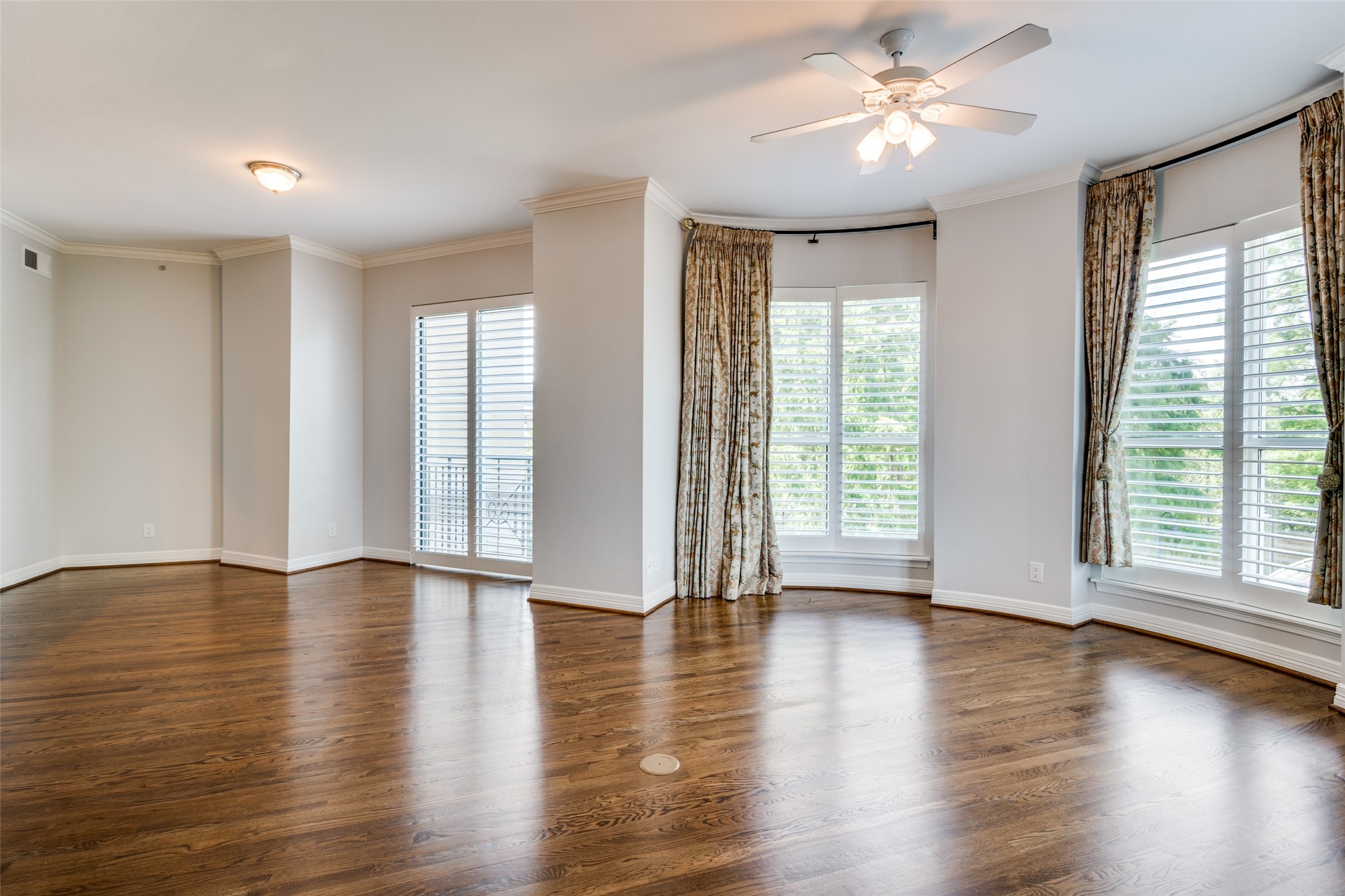 3401 Lee Parkway Dallas TX 75219