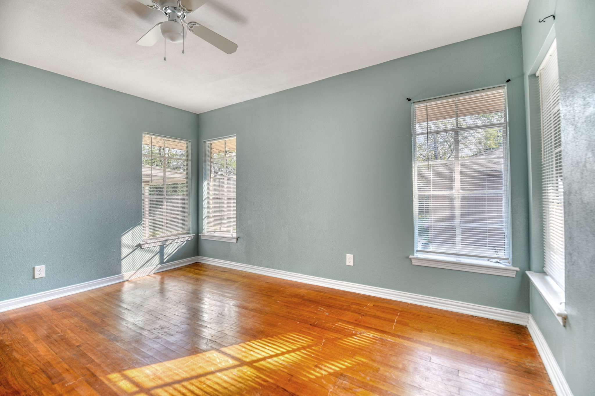 6028 Fairway Avenue Dallas TX 75227
