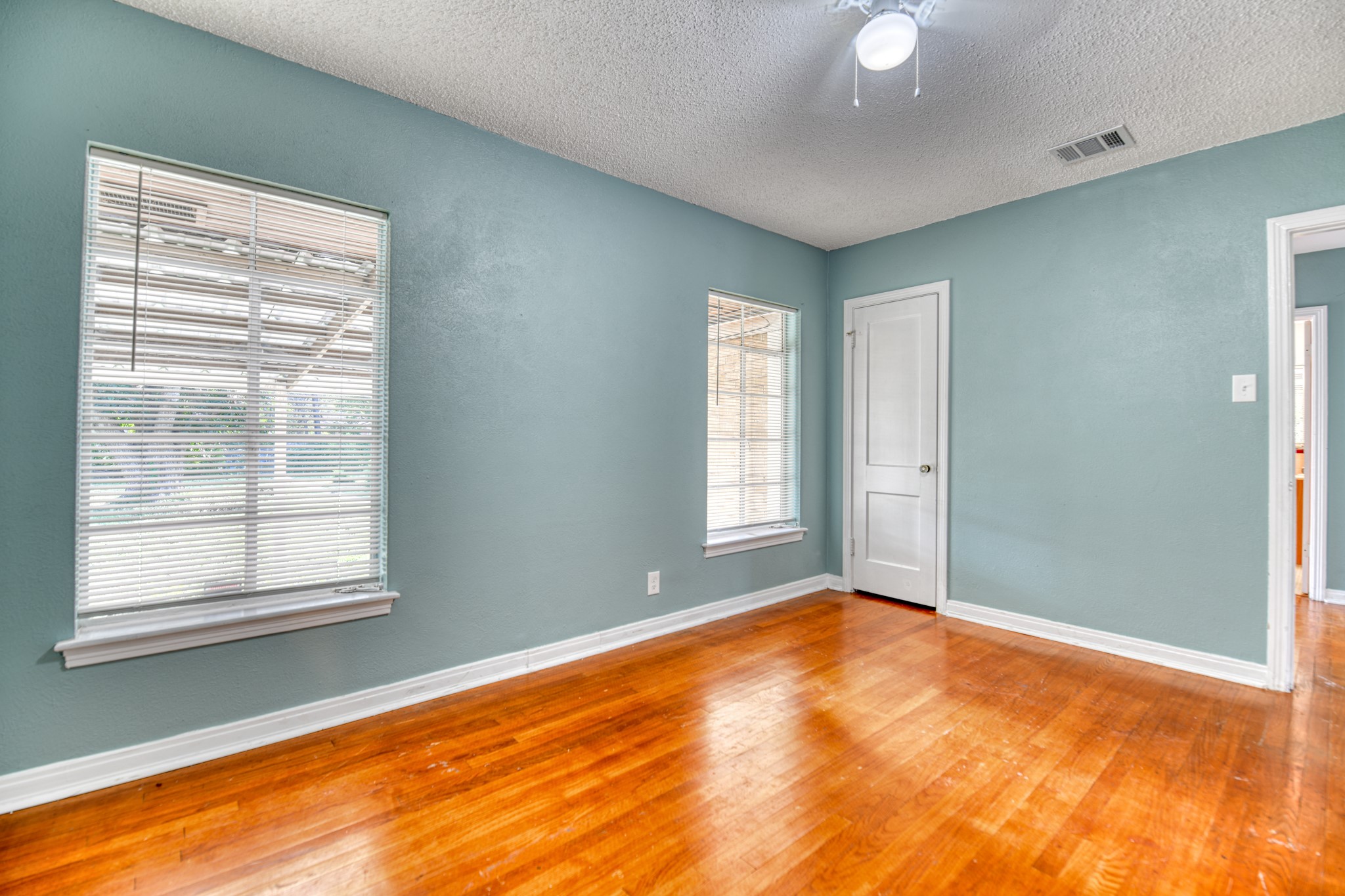 6028 Fairway Avenue Dallas TX 75227