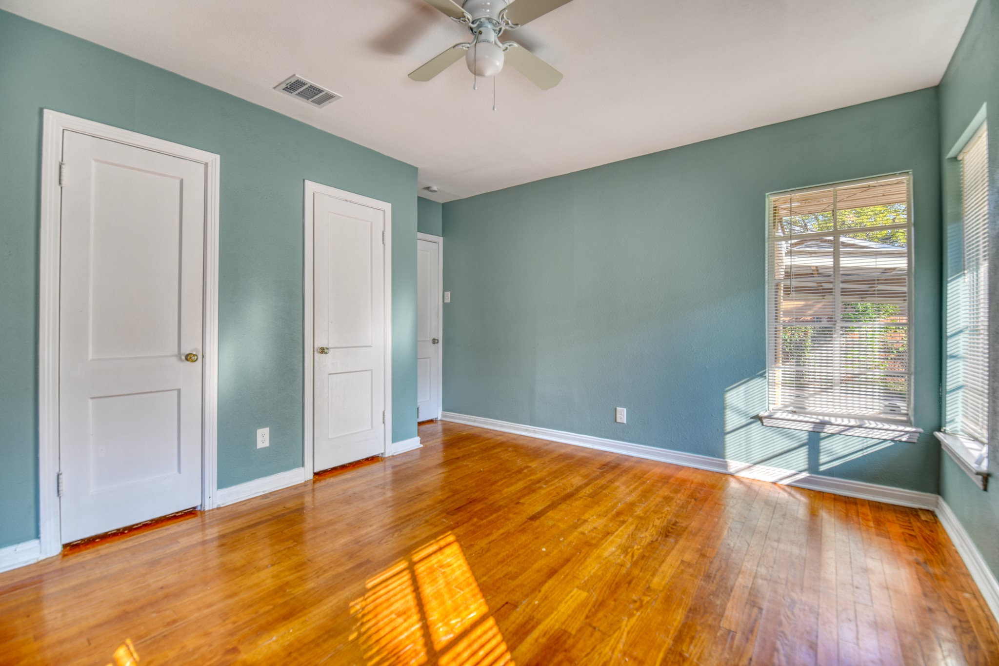 6028 Fairway Avenue Dallas TX 75227