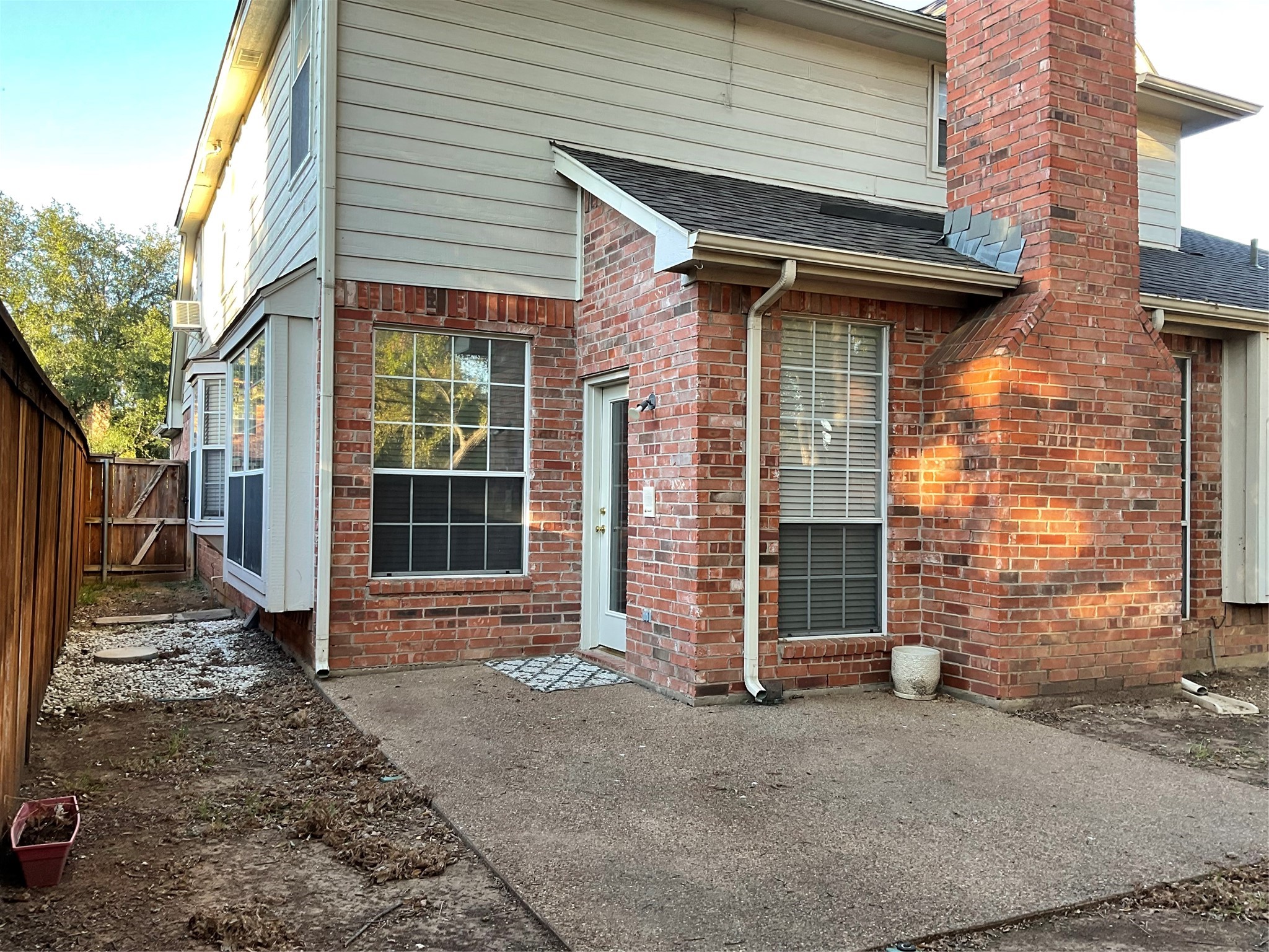 2102 Hunter Place Lane Arlington TX 76006