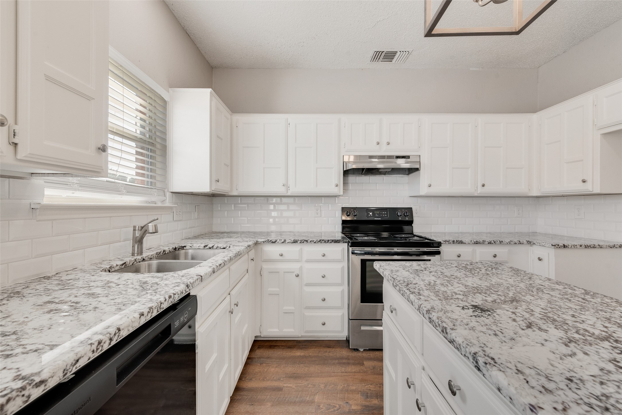9406 Chimneywood Drive Rowlett TX 75089
