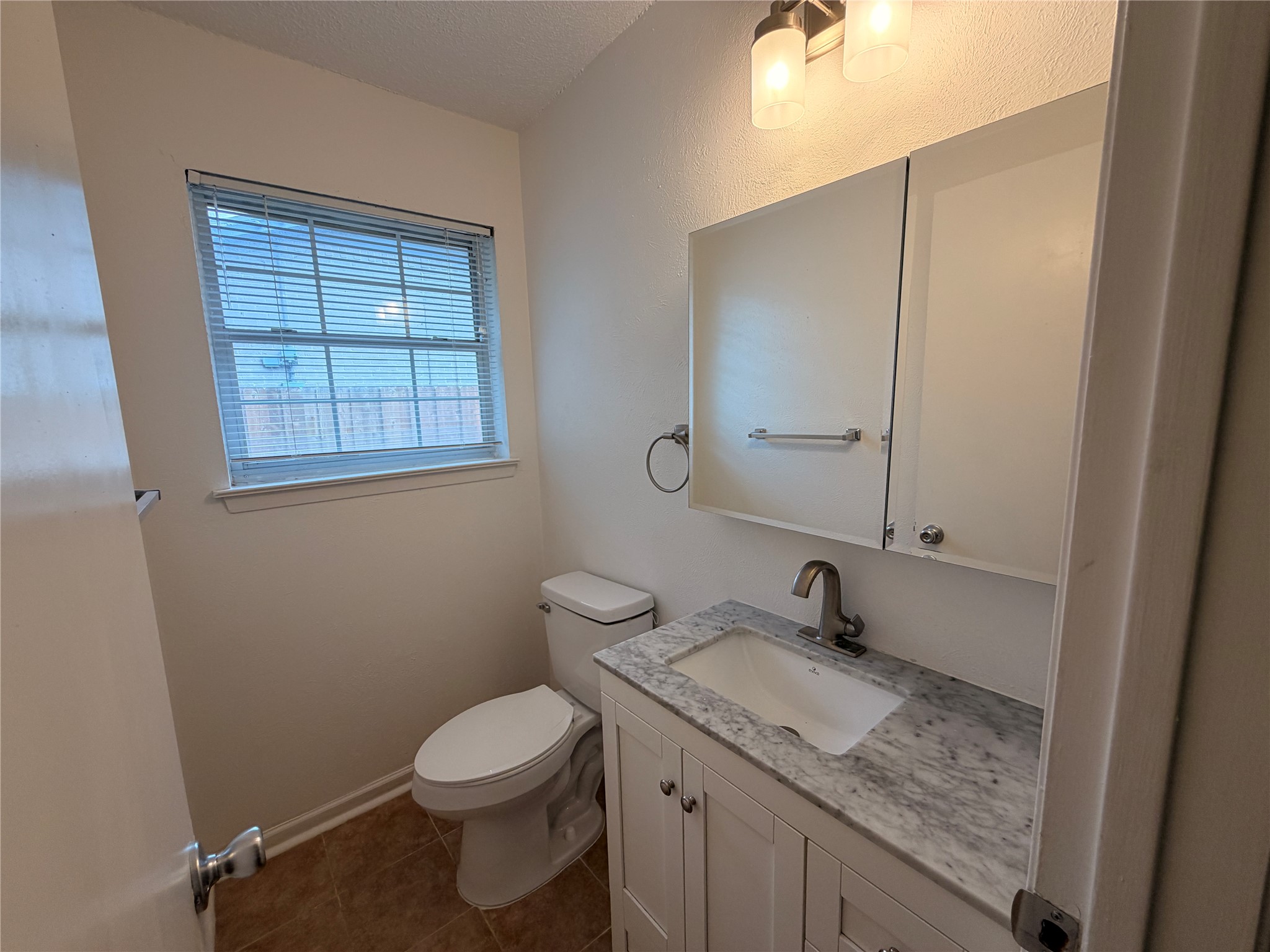 1409 Rosewood Lane Arlington TX 76010