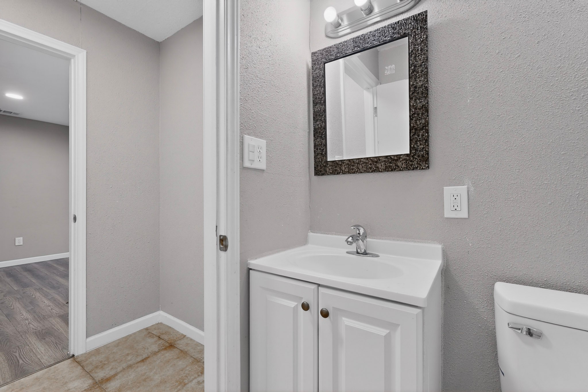 1305-A NW 14th Street Grand Prairie TX 75050