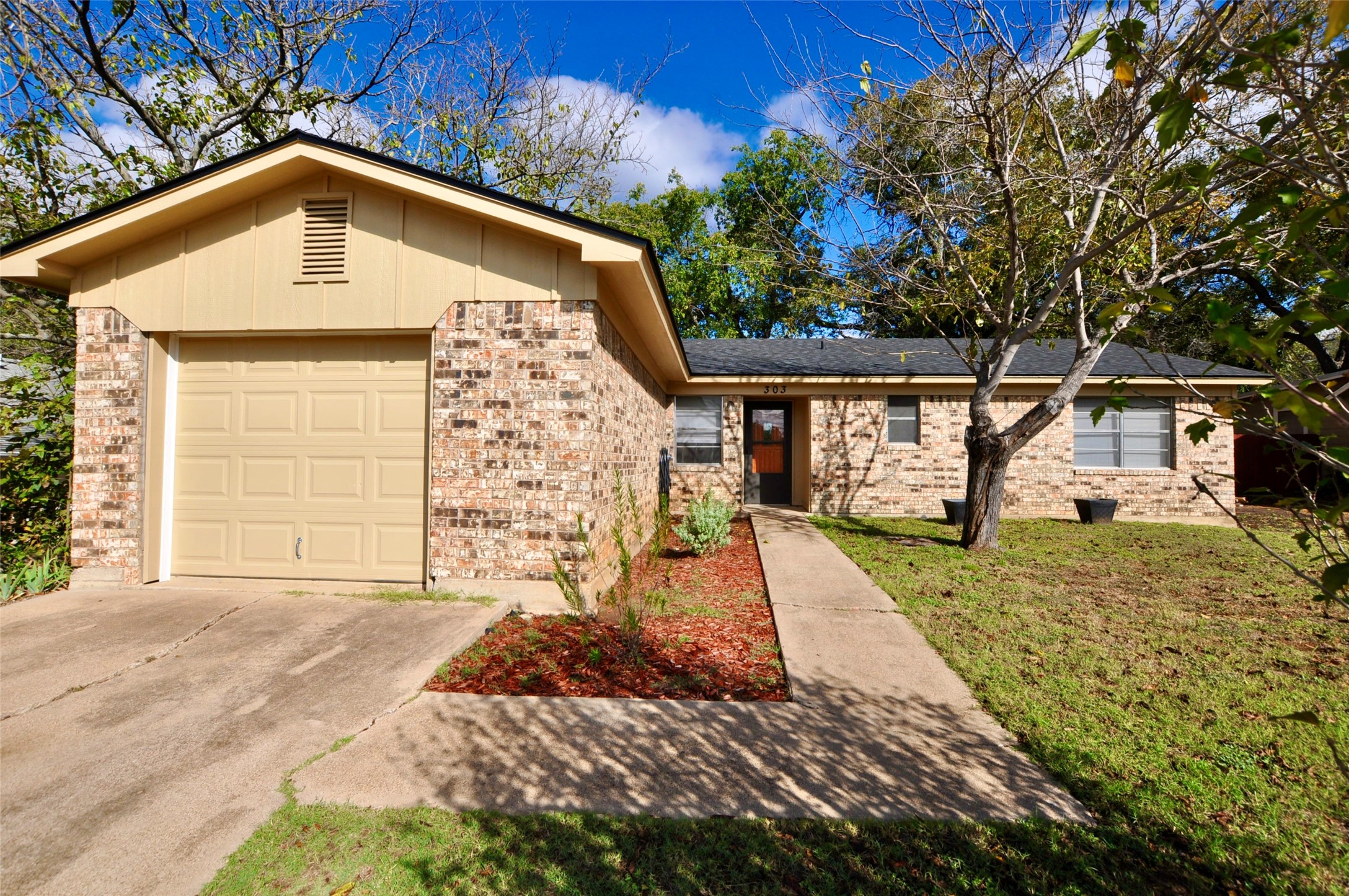 303 E 2nd Street E Weatherford TX 76086