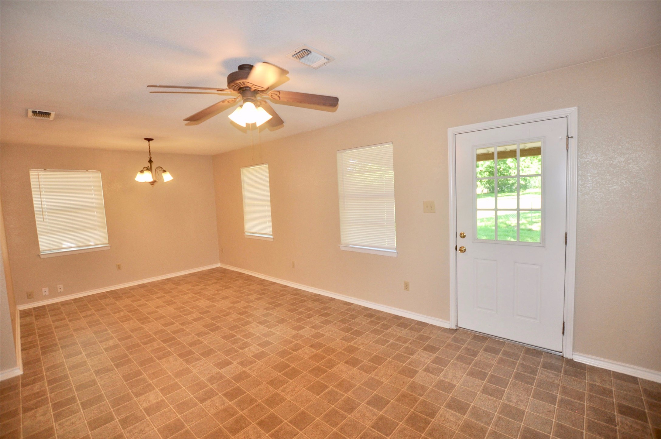 303 E 2nd Street E Weatherford TX 76086