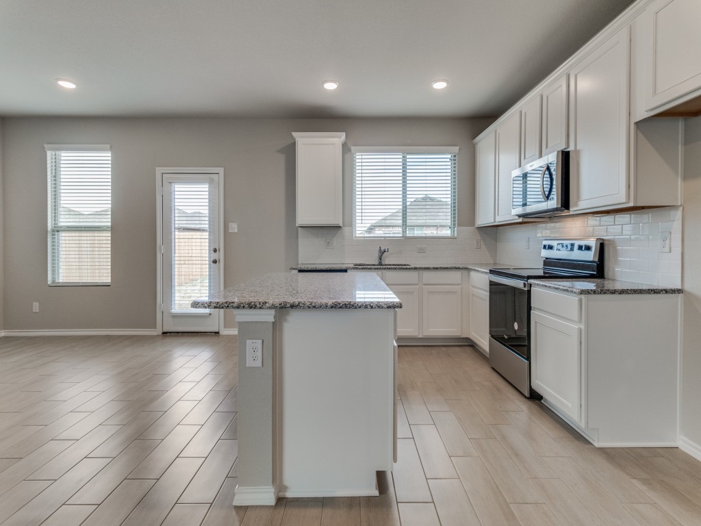 920 Ravenwood Lane Van Alstyne TX 75495
