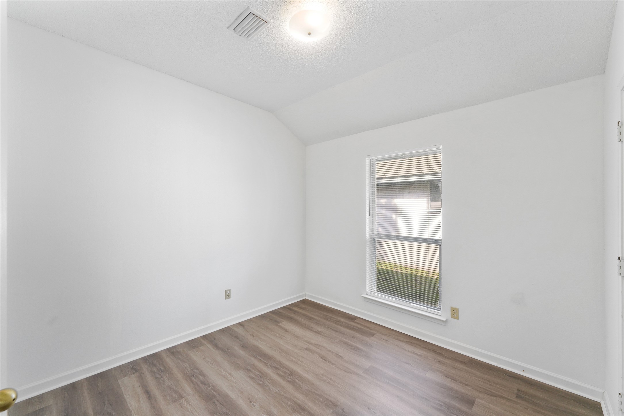 2600 Waterloo Lane Mesquite TX 75181