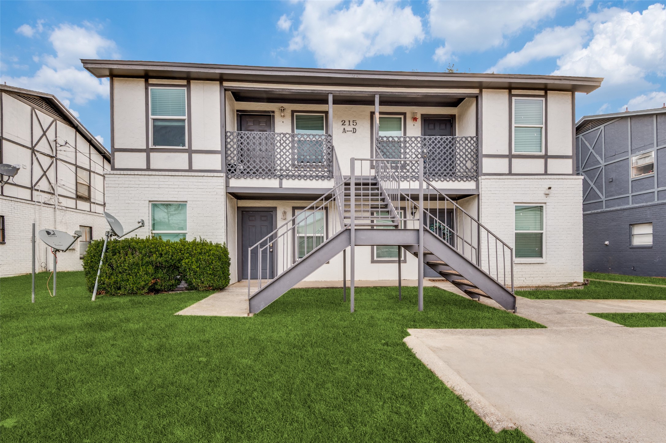 215 Roberts Circle Arlington TX 76010