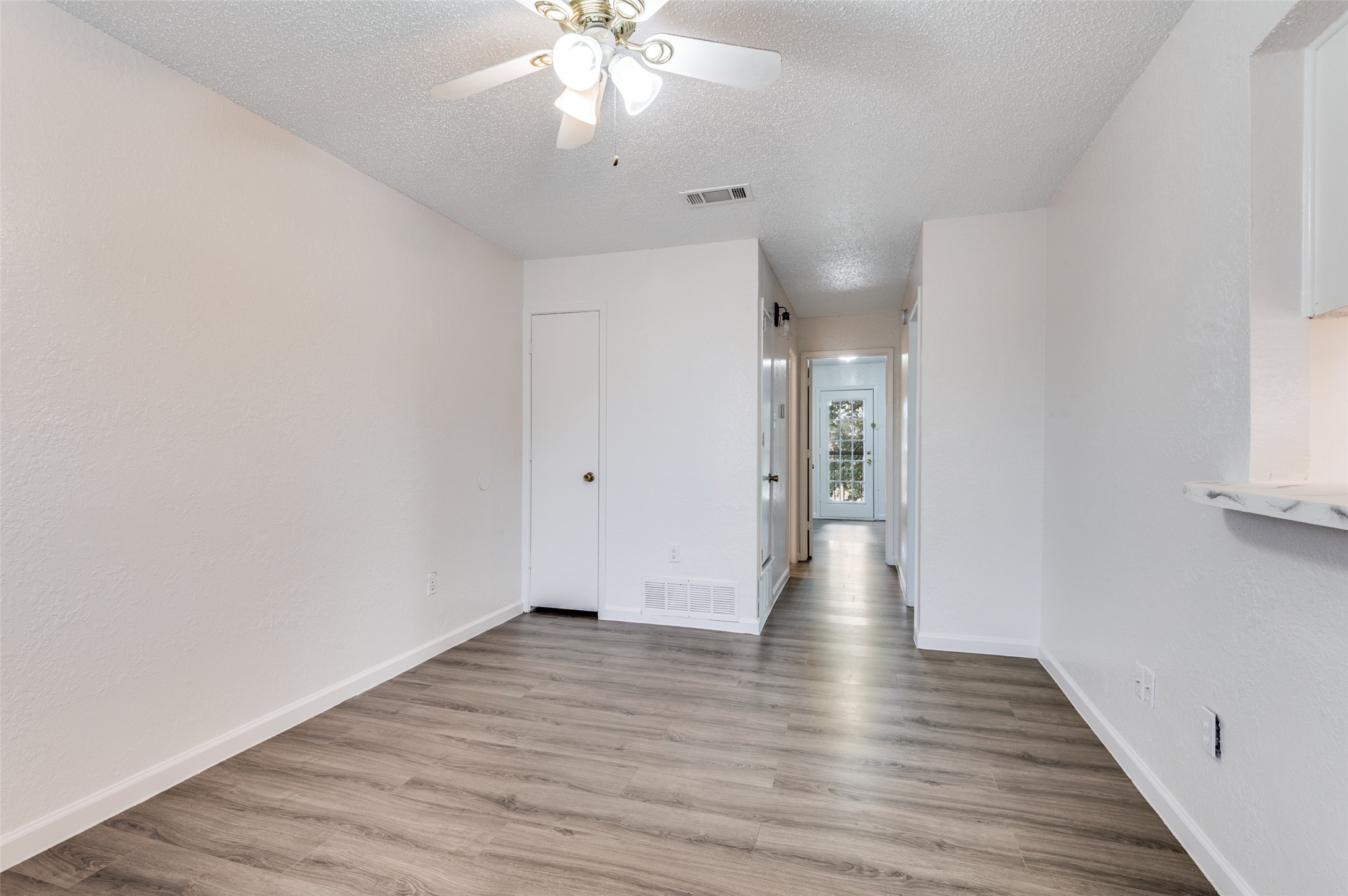 215 Roberts Circle Arlington TX 76010