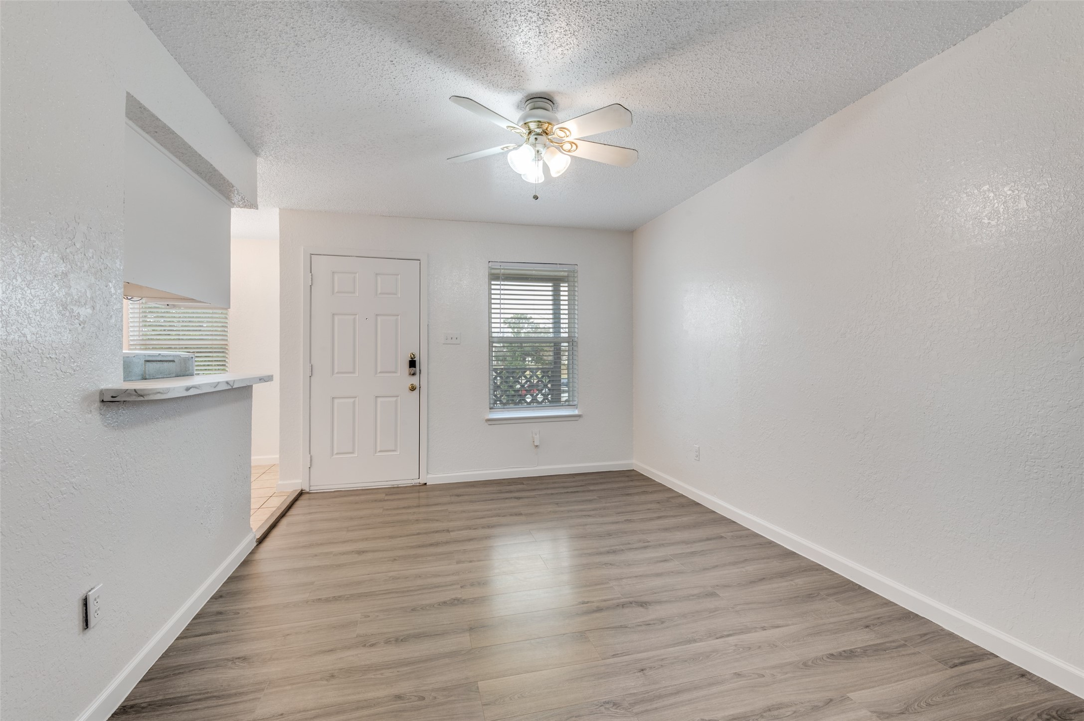 215 Roberts Circle Arlington TX 76010